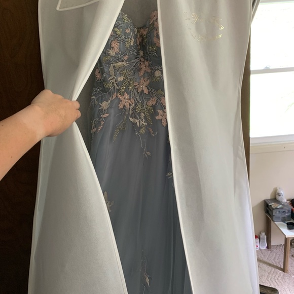Prom gown - Picture 3 of 5